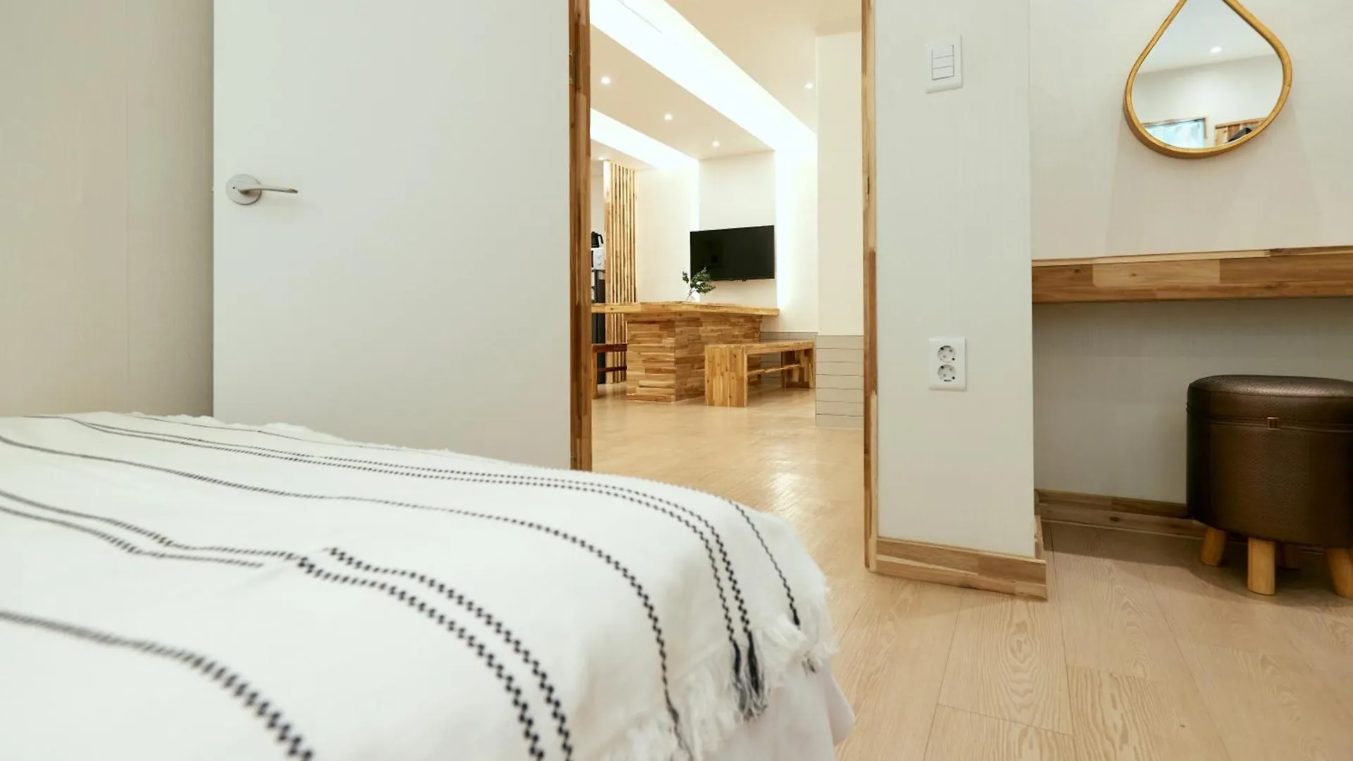 Hongdae 3Bedroom&2Baths Free Wifi&Free Parking Seul