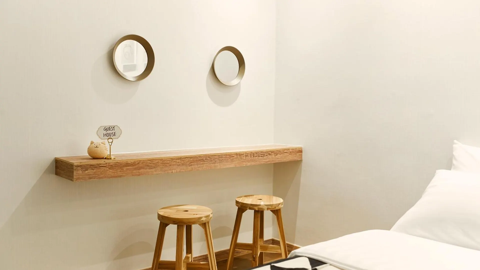 Hongdae 3Bedroom&2Baths Free Wifi&Free Parking Seul